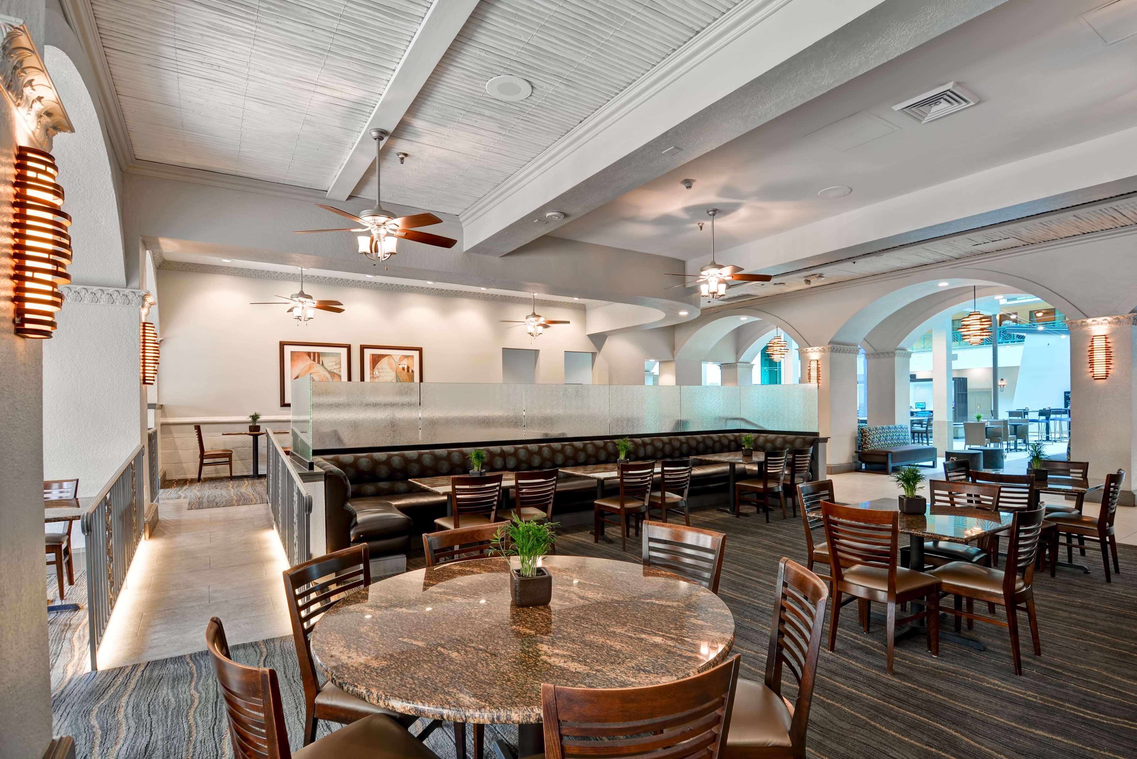 Embassy Suites By Hilton Miami International Airport Екстер'єр фото