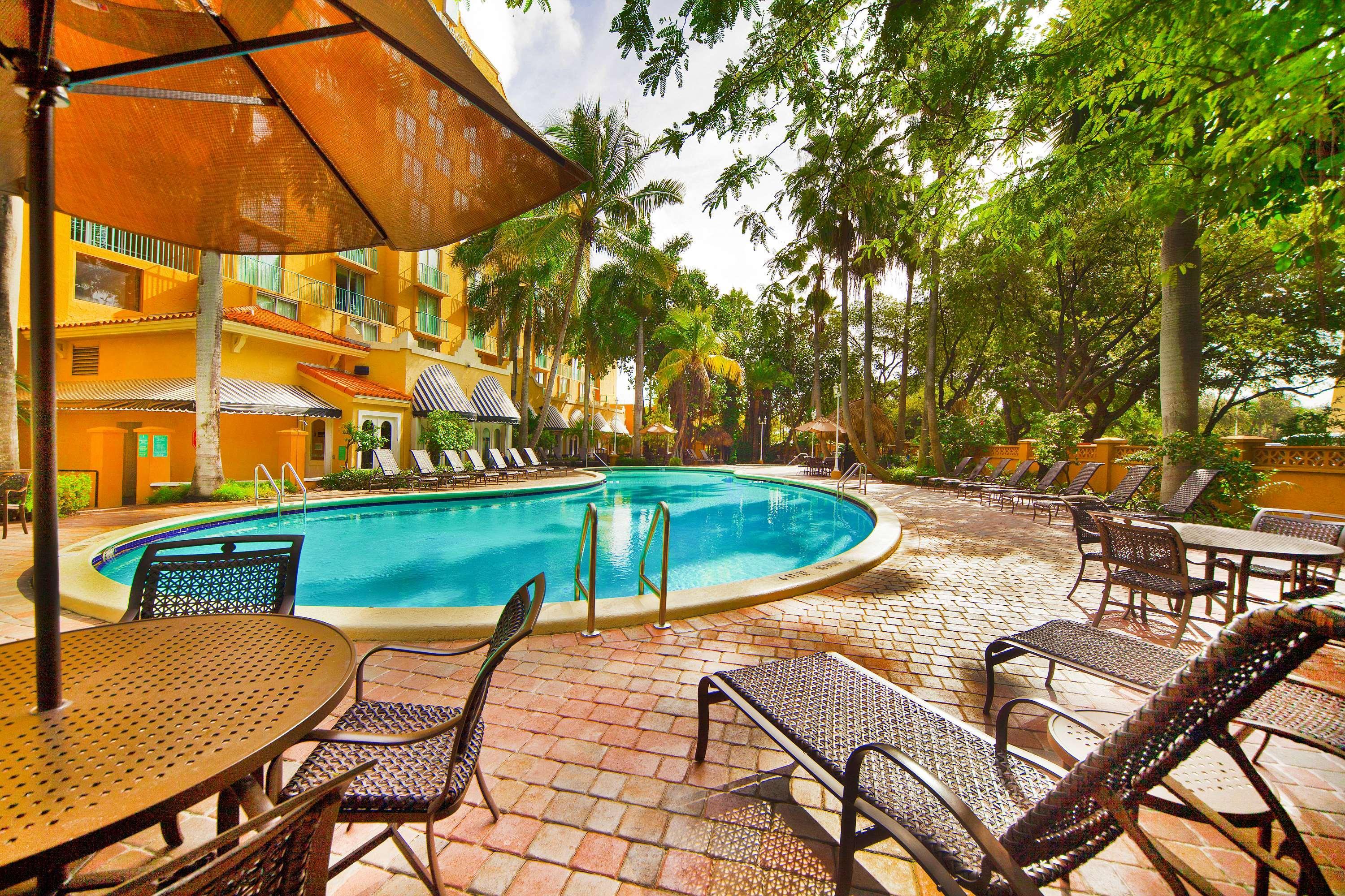 Embassy Suites By Hilton Miami International Airport Екстер'єр фото