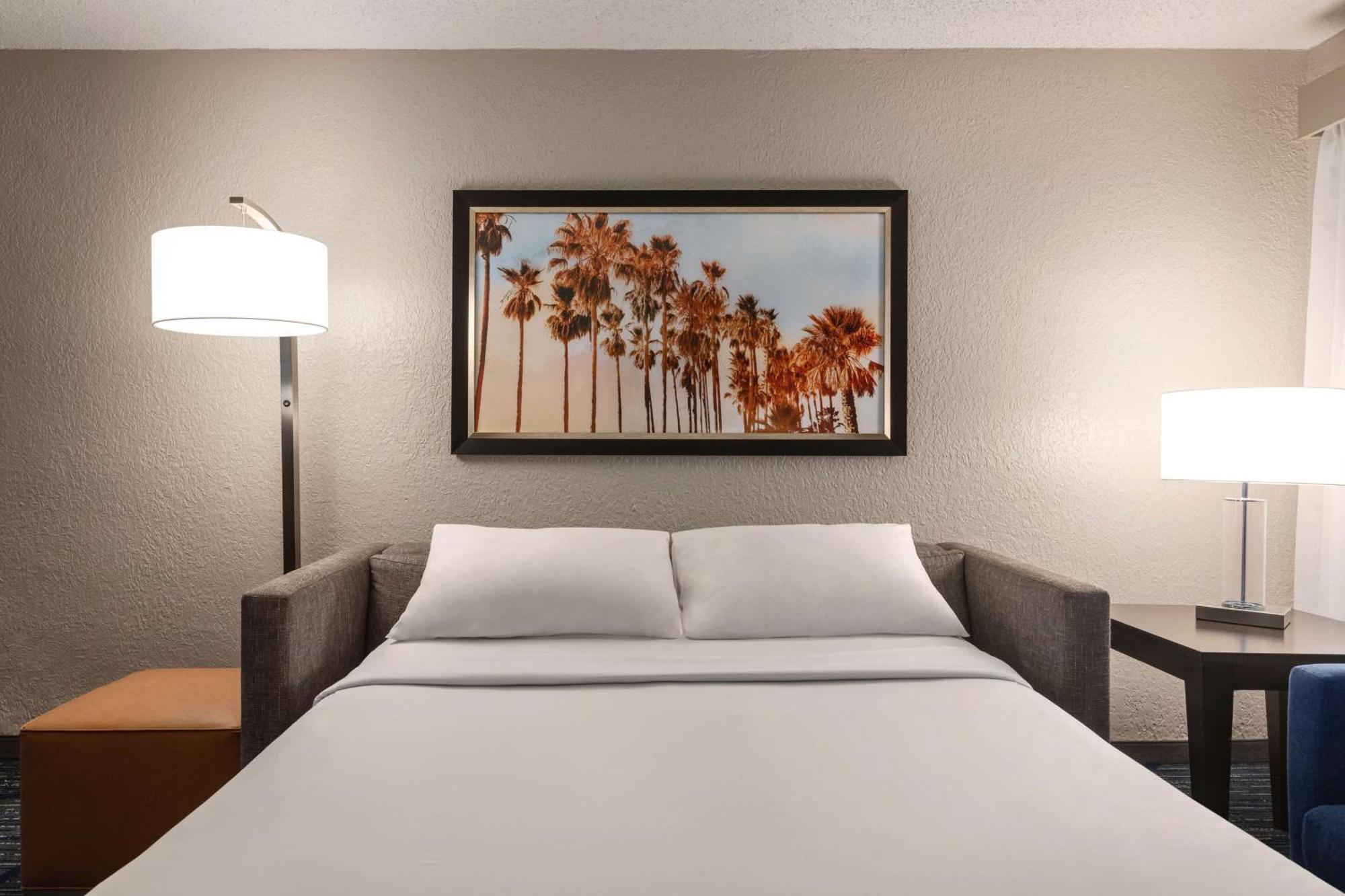Embassy Suites By Hilton Miami International Airport Екстер'єр фото