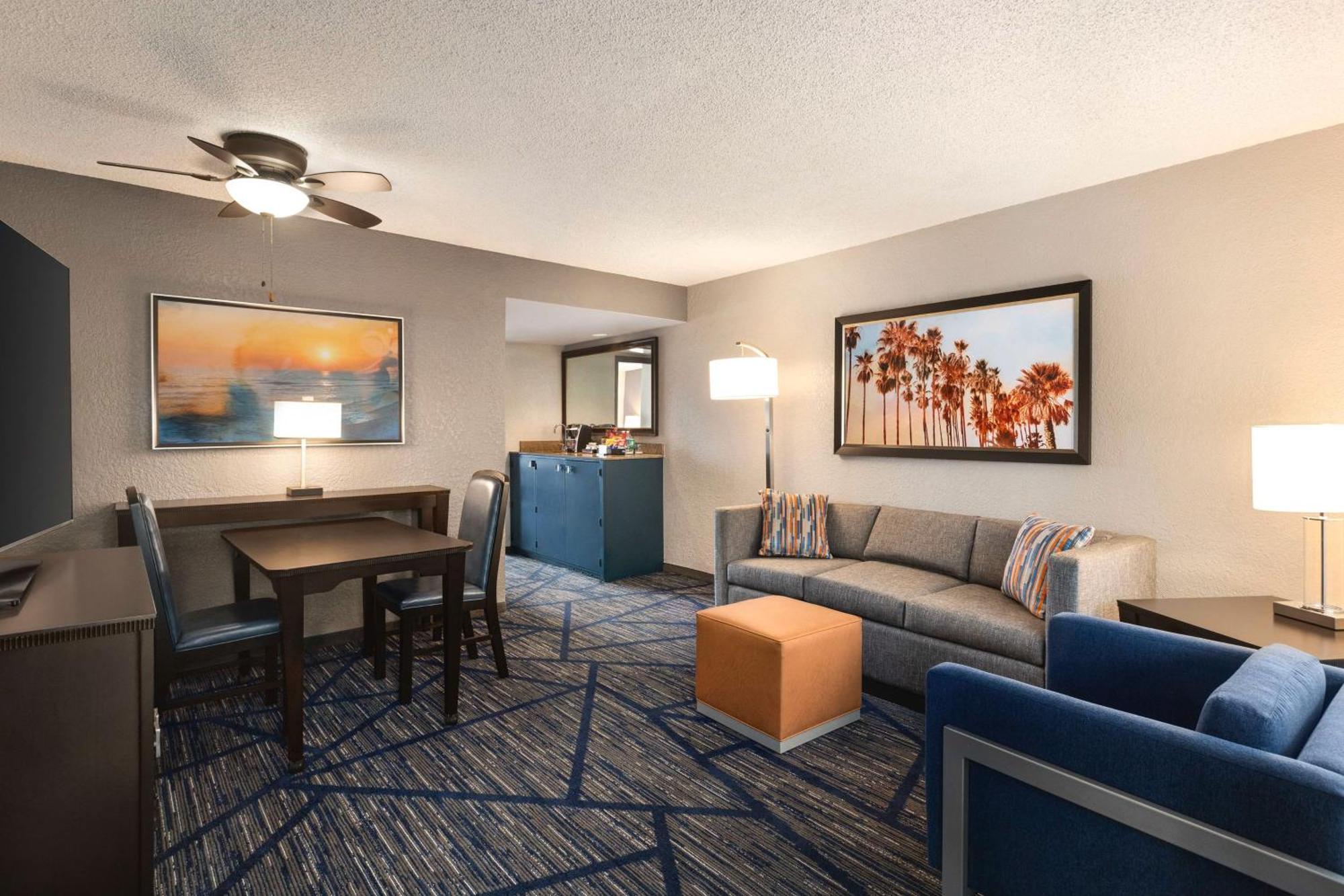 Embassy Suites By Hilton Miami International Airport Екстер'єр фото