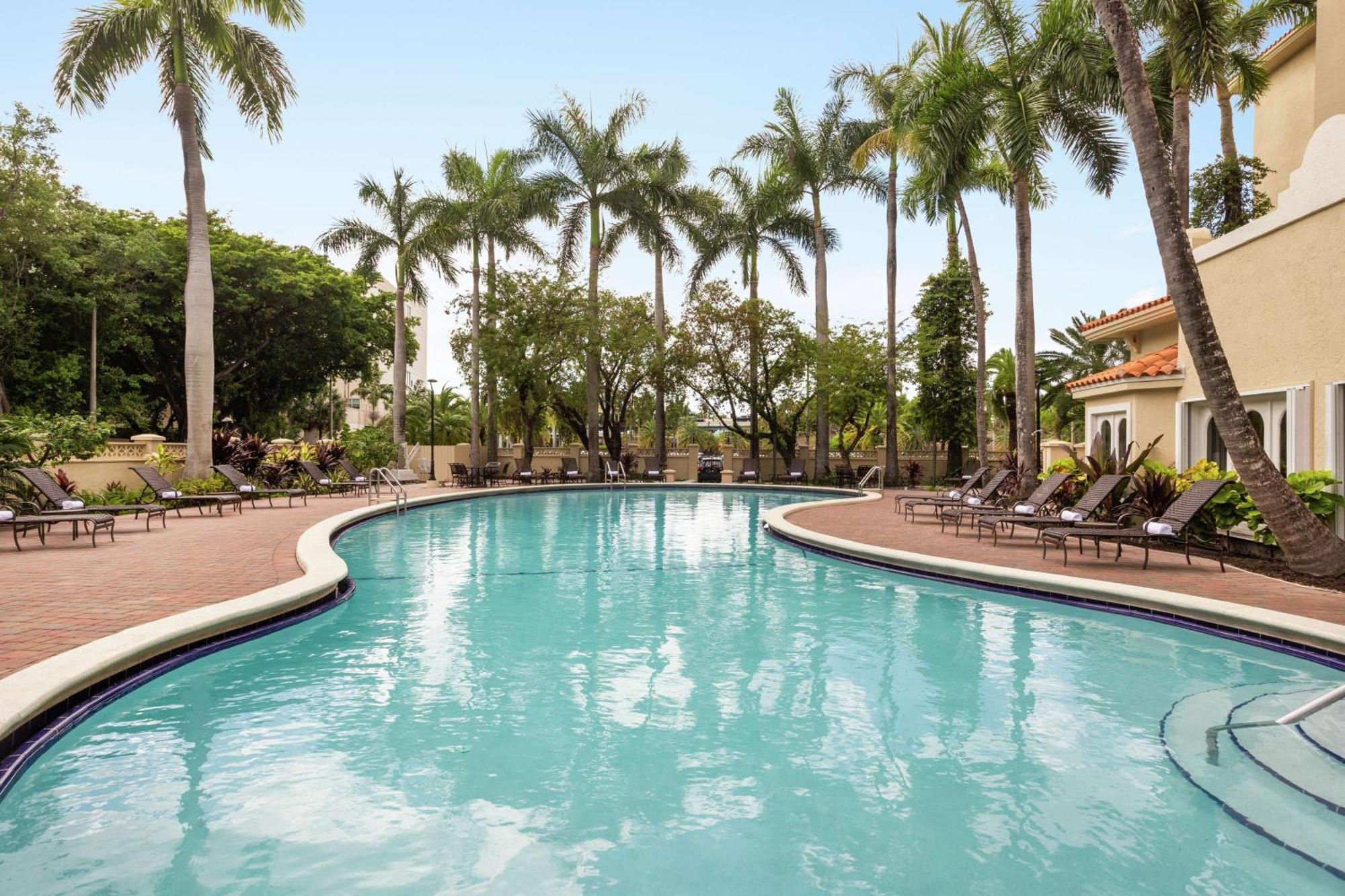 Embassy Suites By Hilton Miami International Airport Екстер'єр фото