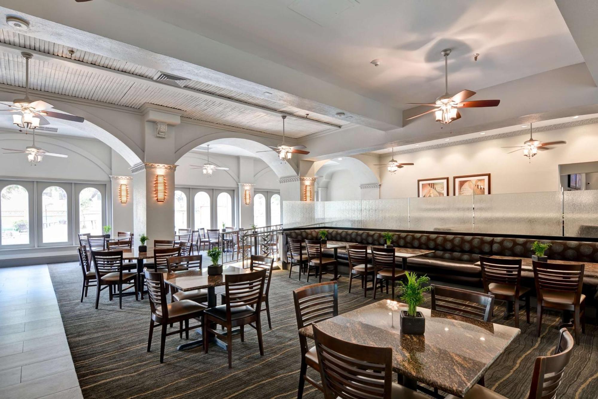 Embassy Suites By Hilton Miami International Airport Екстер'єр фото